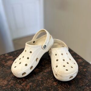 Crocs Unisex Clog white Size Men's 4 Women's 6 Slip On Shoes Classic Clogs
